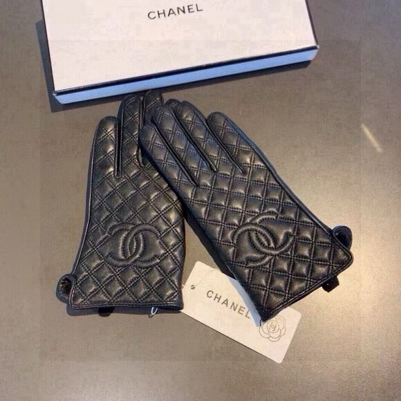 CHANEL Lattice Touchscreen Women's Gloves - Picture 4 of 8